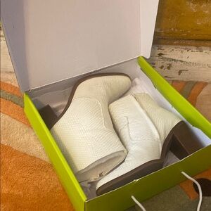 Chic White Ankle Boots